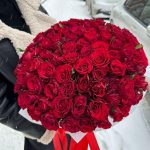 101 роза в шляпной коробке